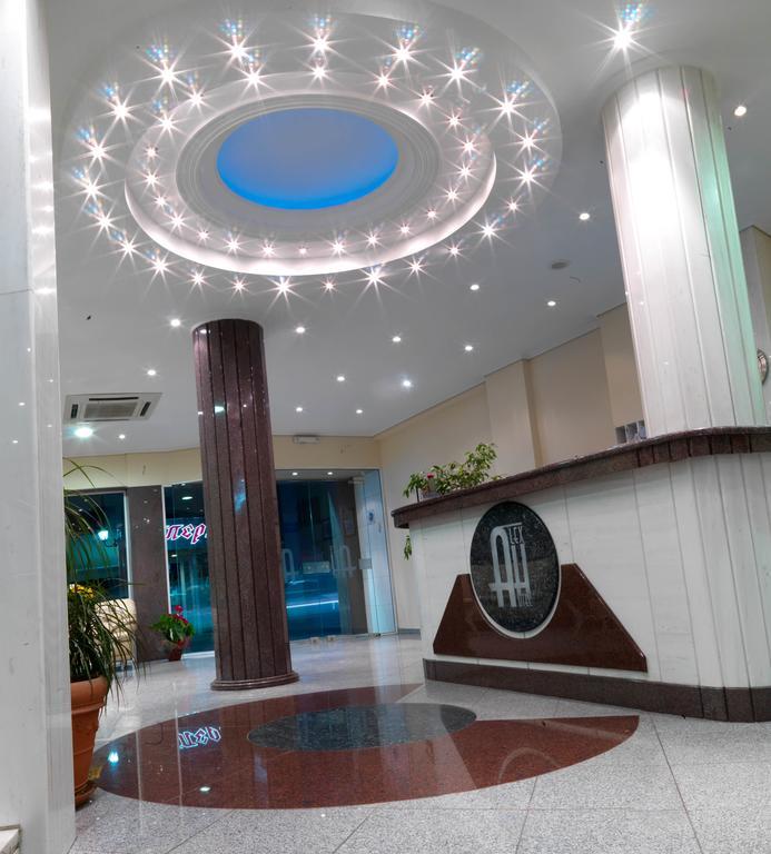 Alex Hotel Tripoli Exterior foto