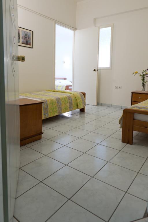 Alex Hotel Tripoli Zimmer foto